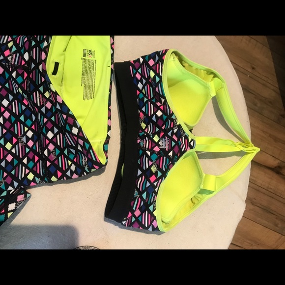 Victoria Secret Capri Sports Bra Med Neon 34C - Picture 3 of 7